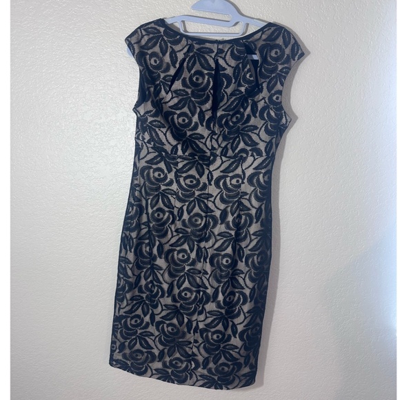 Maggie London Black Lace Sheath Sleeveless Dress - Picture 2 of 6